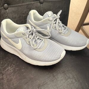 Nike Light Gray and Cream Running Shoes